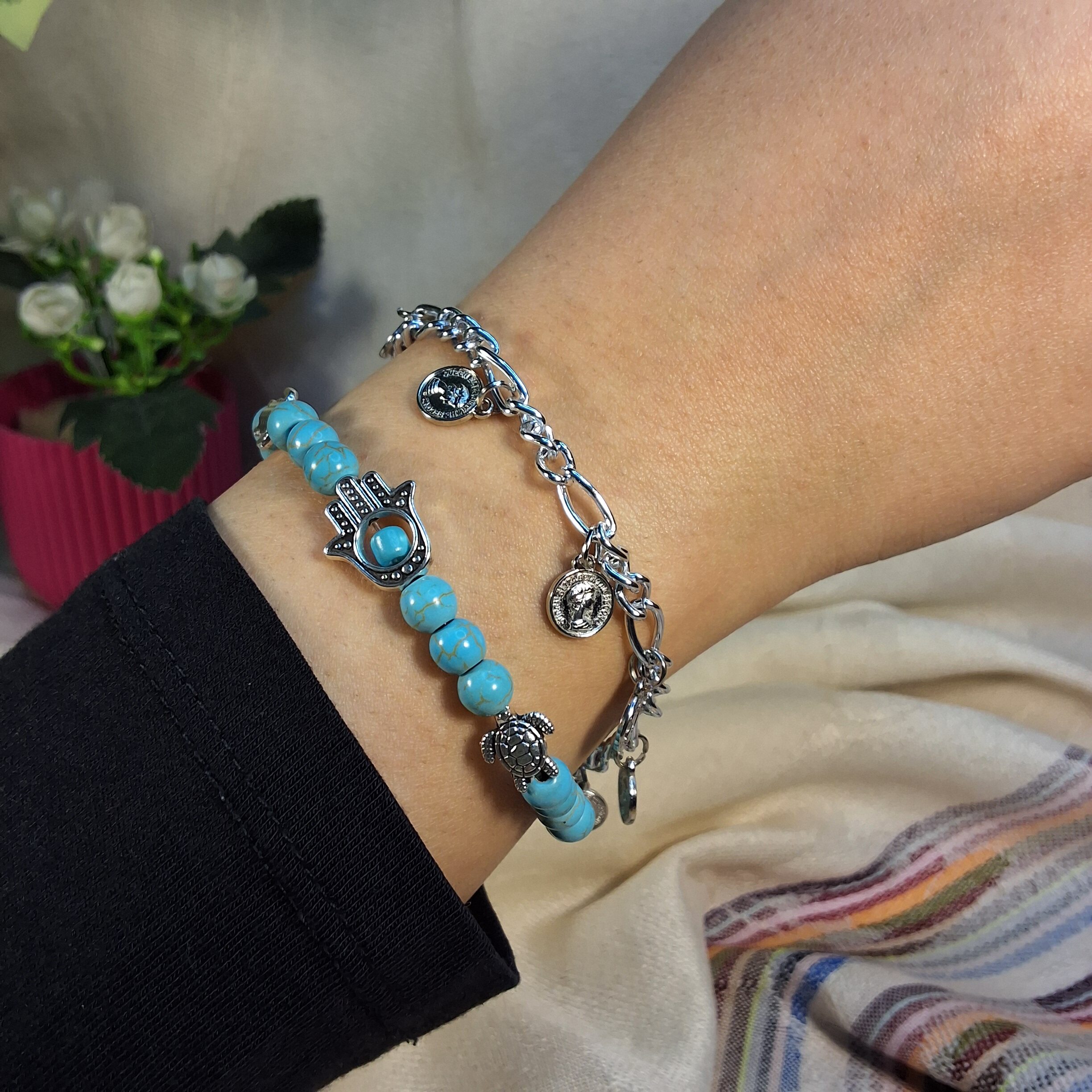 أسوارة فيروز مزدوجة مع سلسلة وليرات فضية - الصورة 2