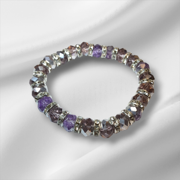 أسوارة نسائية تقليدية بحجر بنفسجي ولمسة فضية