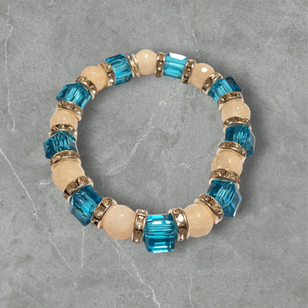 أسوارة خرز مربّع بتدرّجات فيروزي وبيج