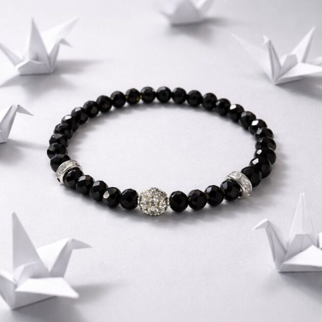 أسوارة خرز أسود ناعمة مع فواصل فضية