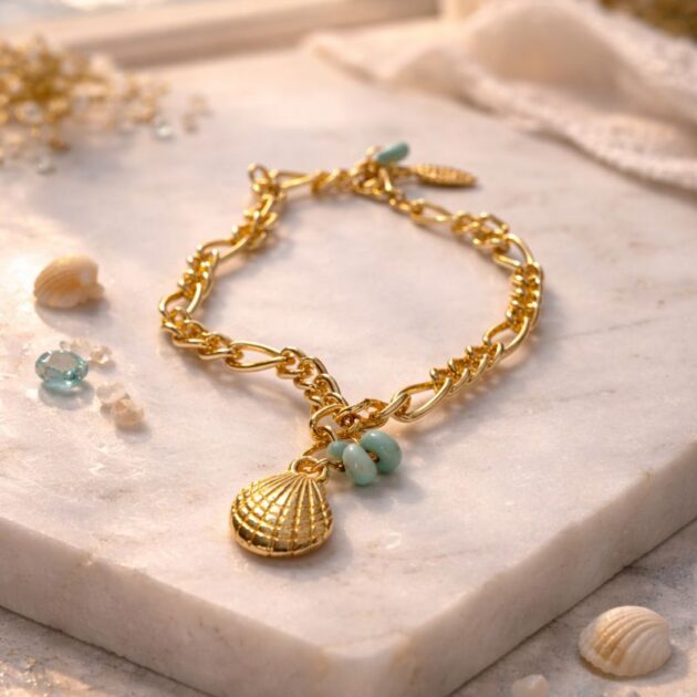 إسوارة سلسلة ذهبية مع صدفة بحر وخرزة تركواز