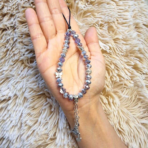 حمالة موبايل خرز كريستال بنفسجي مع قلادة فراشة فضية