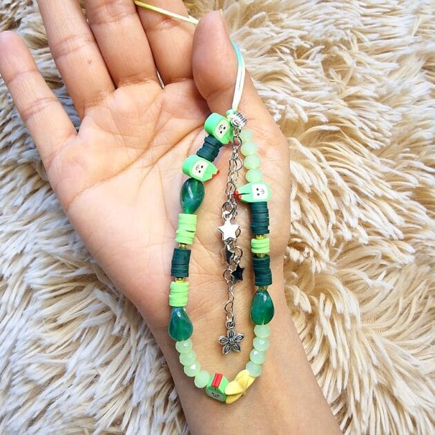 حمالة خرز فينيل أخضر وكريستال بقلائد تفاح ونجوم فضية