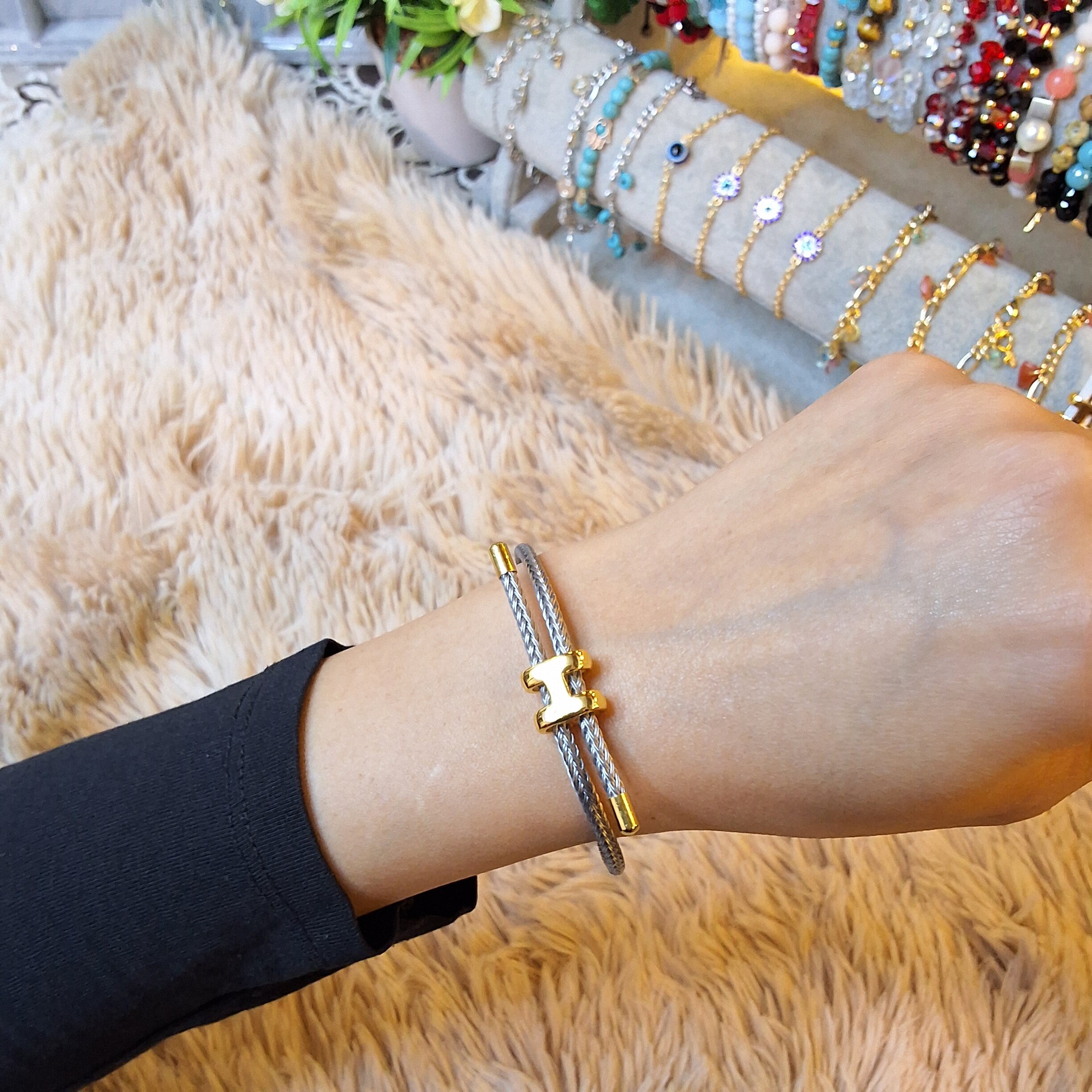 أسوارة هرمز بتفصيل أنيق ولمسة عصرية – متوفرة بستة ألوان - الصورة 5