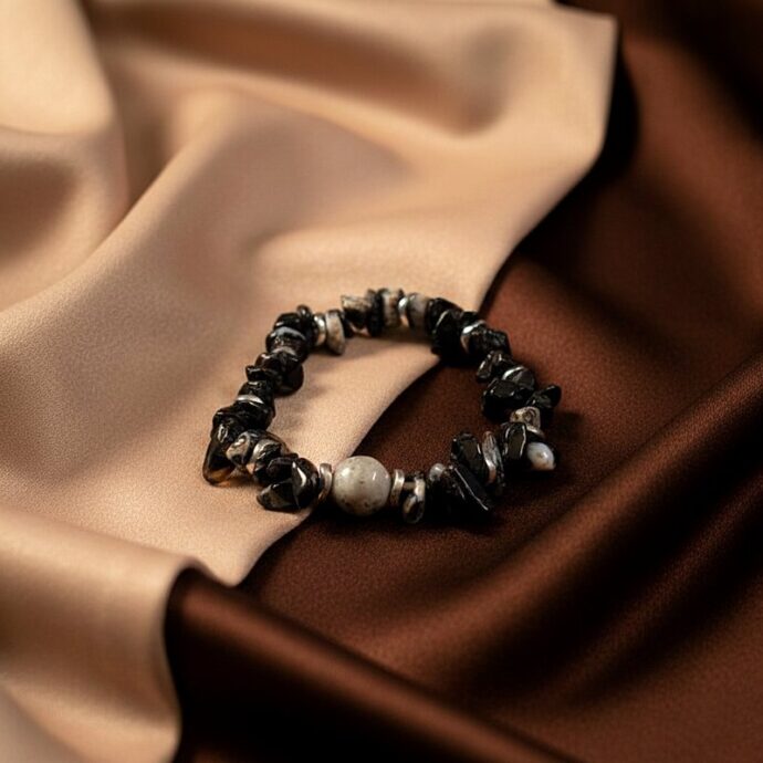 أسوارة أحجار أونيكس سوداء مكسرة مع حجر لابرادوريت مركزي - الصورة 2